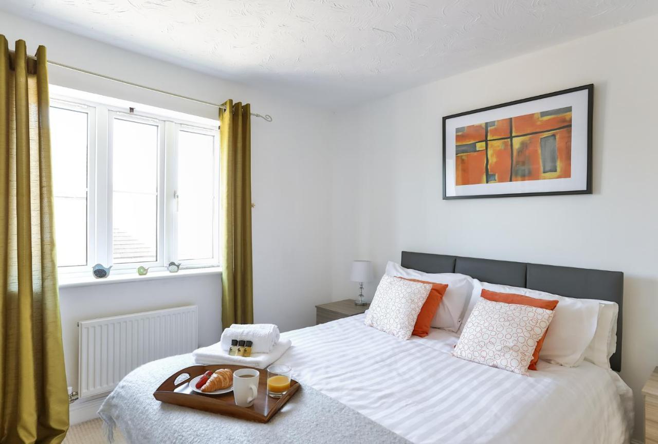 Kvm - Highclere House For Large Groups With Parking By Kvm Stays Hampton Exteriör bild