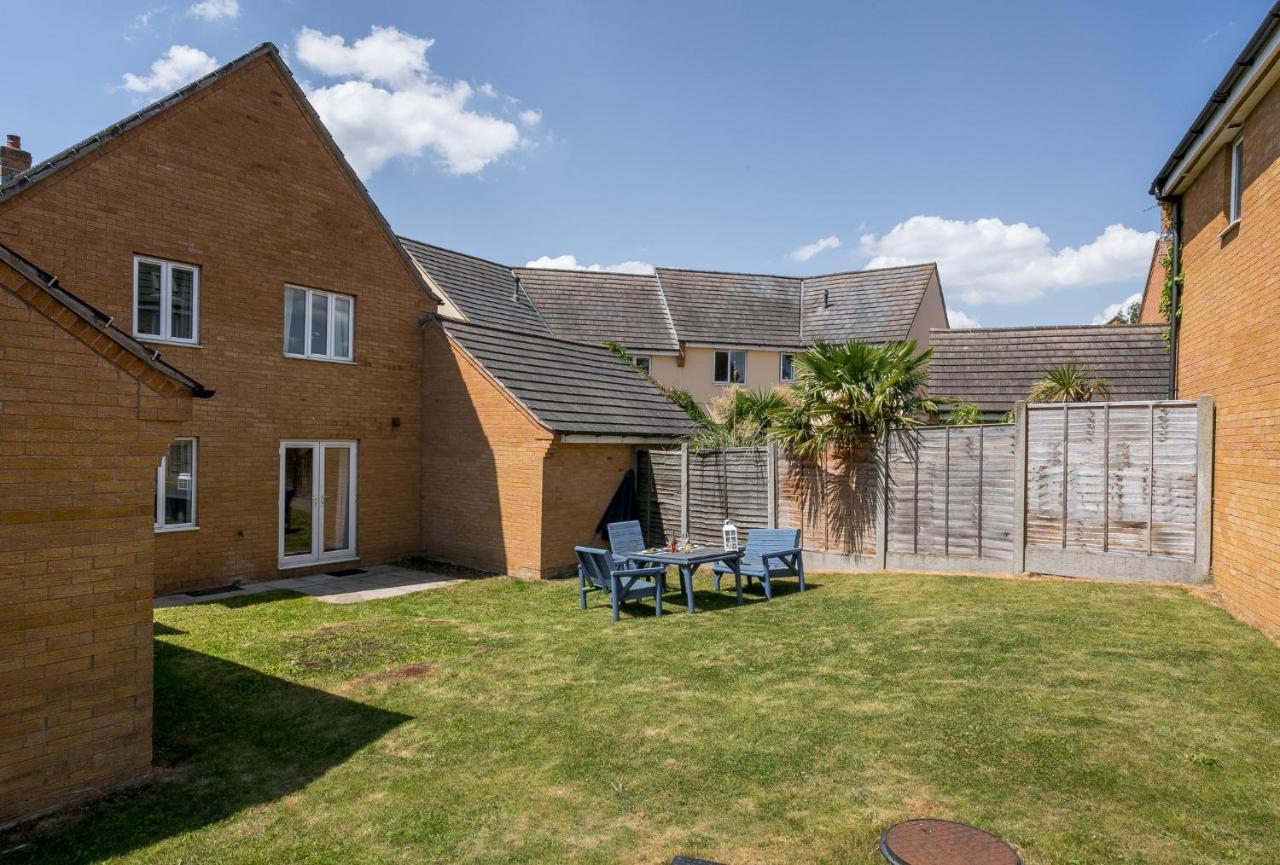 Kvm - Highclere House For Large Groups With Parking By Kvm Stays Hampton Exteriör bild